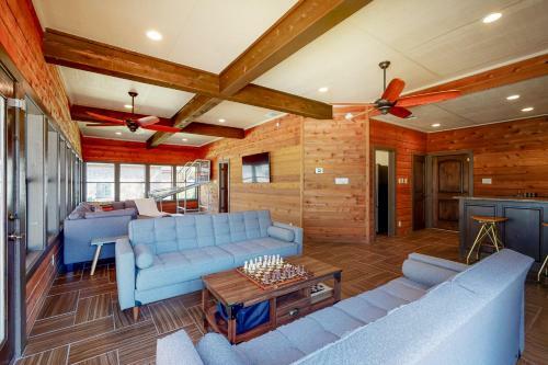 Luxury Lakeside Stunner