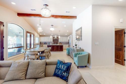 Luxury Lakeside Stunner
