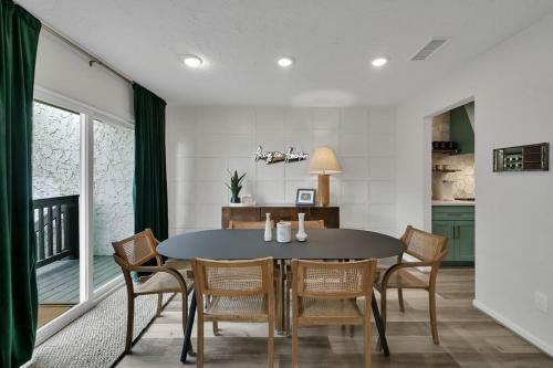 Evergreen Cove - Lakeside Townhouse On Lake Conroe