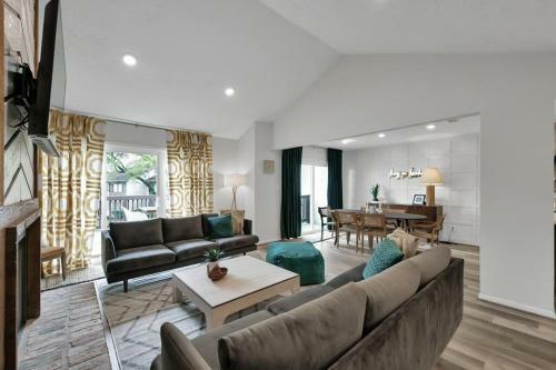 Evergreen Cove - Lakeside Townhouse On Lake Conroe