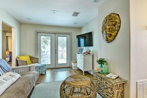 Bright Rockport Cottage Patio, 2 Mi To Beach