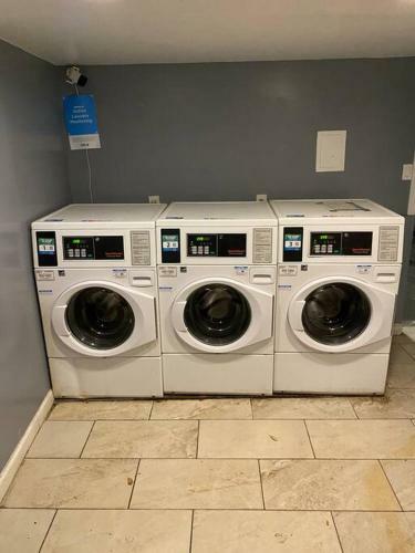Apartamento Chateaux Dijon In Midtown Houston With 2 Queen Size