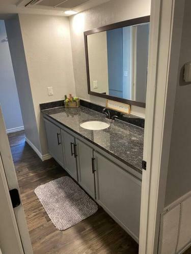 Apartamento Chateaux Dijon In Midtown Houston With 2 Queen Size