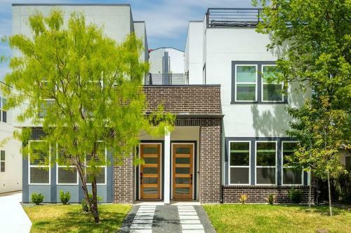 Star Point Spacious Family Townhome With Roof Deck