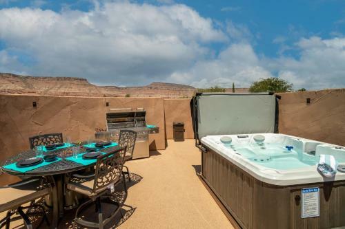 Zion White Bison Glamping & Rv Resort - Tipis And Kivas