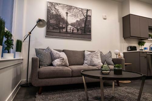 Urban Downtown Apartment With Several Amenities