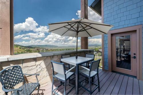 Spacious Two Bedroom With Pool Steps To Skiing And Golf Enjoy Sv322ab