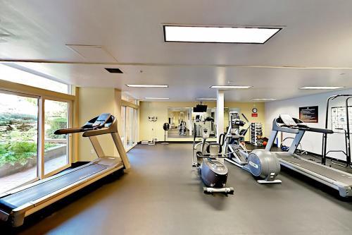 Hotel Belltown Condo Unit 733