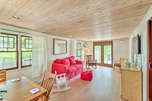 Charming Horicon Cottage And Dock On Rock River