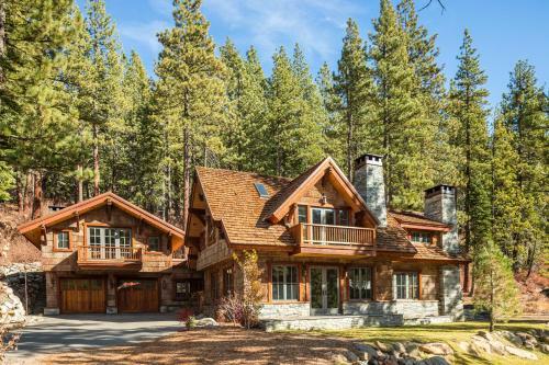 Hunter By Avantstay Riverfront Cabin W Prvt Cottage 5mins From Squaw