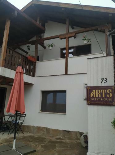 Hostal Arts Guest House -beautiful Villa For 6 Persons