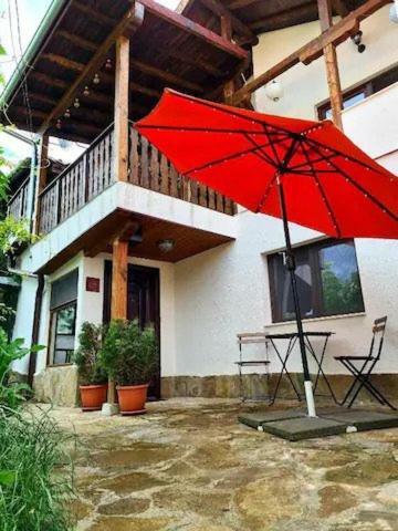 Hostal Arts Guest House -beautiful Villa For 6 Persons