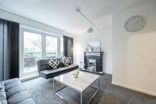 Central Birmingham 3 Bed Spacious 4 Floor Property