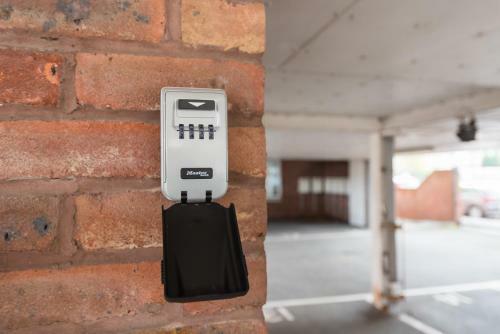 Convenient One Bedroom Apartment Near City Centre