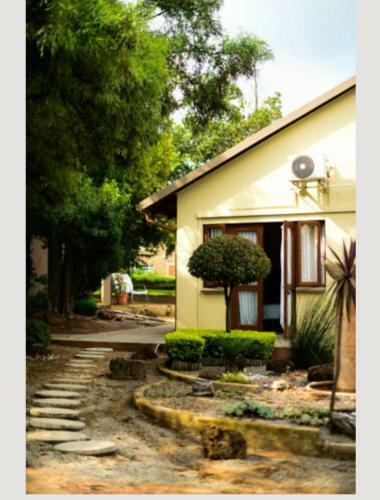 Hostal Dumelang Executive Lodge - Midrand, Free Wifi And Parking