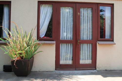 Hostal Dumelang Executive Lodge - Midrand, Free Wifi And Parking