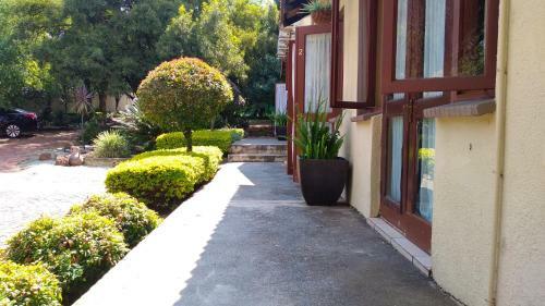 Hostal Dumelang Executive Lodge - Midrand, Free Wifi And Parking