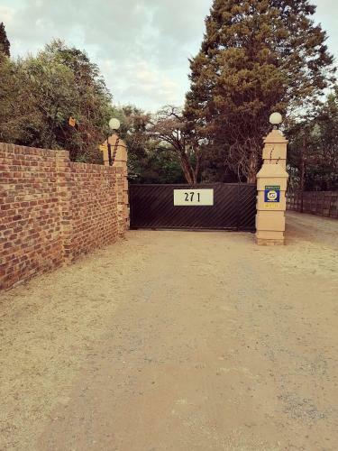 Hostal Dumelang Executive Lodge - Midrand, Free Wifi And Parking