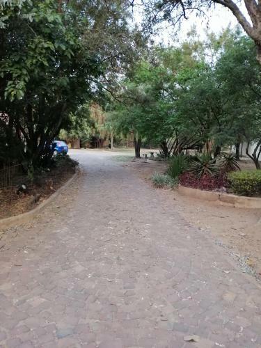 Hostal Dumelang Executive Lodge - Midrand, Free Wifi And Parking