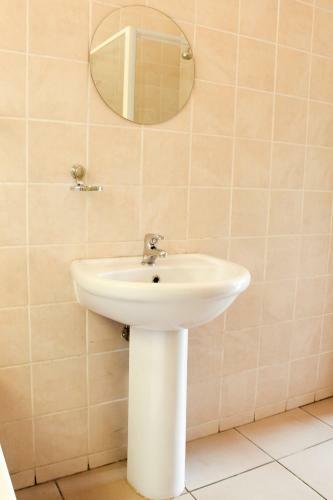 Hostal Dumelang Executive Lodge - Midrand, Free Wifi And Parking