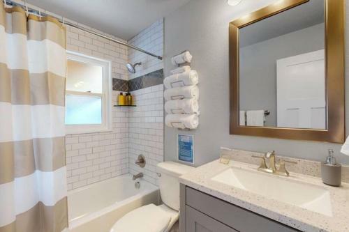 Denver Remodeled Upper Unit With 2 King Beds
