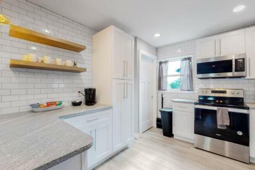 Denver Remodeled Upper Unit With 2 King Beds