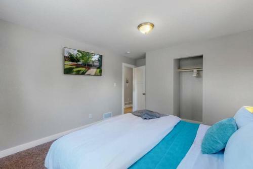 Denver Remodeled Upper Unit With 2 King Beds