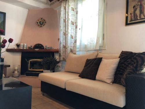 Eva's House Mouresi
