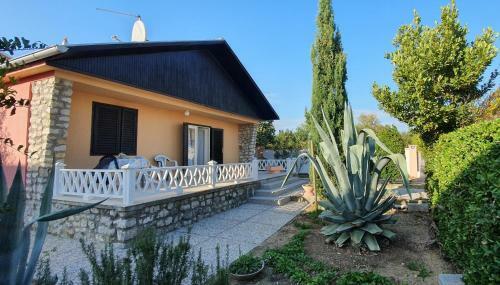 Mediterranean House 50m From The Sea, 4+1, 70m2