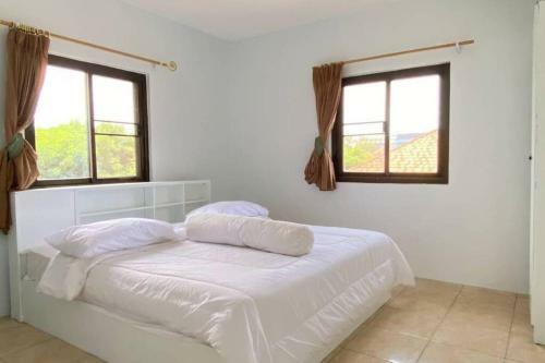Quiet Village,beach 3km,pool House,bbq Snoker