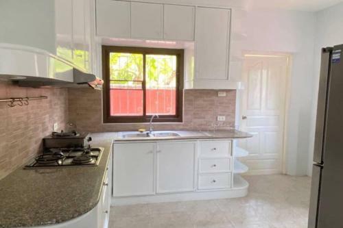 Quiet Village,beach 3km,pool House,bbq Snoker
