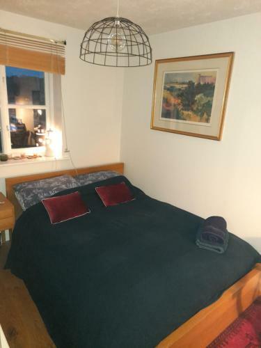 Marina Flat With Fab View, South Facing Balcony, Private Parking And Wifi