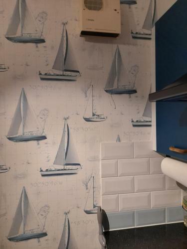 Marina Flat With Fab View, South Facing Balcony, Private Parking And Wifi