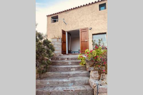 La Casa Del Capomastro ,cava Francese, La Maddalena