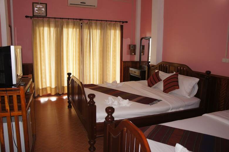 Hostal Domon Guesthouse