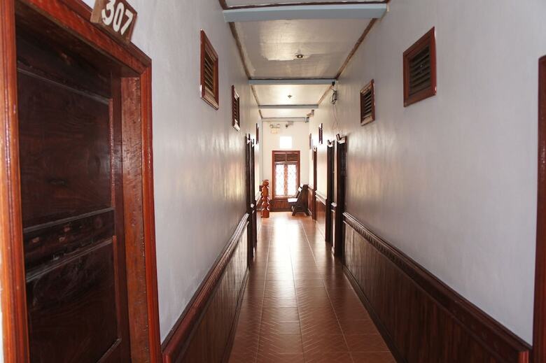 Hostal Domon Guesthouse