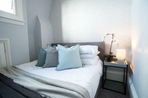 Apartamento Cosy, Central Flat For Up To 4 With Park View