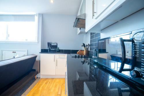 Apartamento Cosy, Central Flat For Up To 4 With Park View