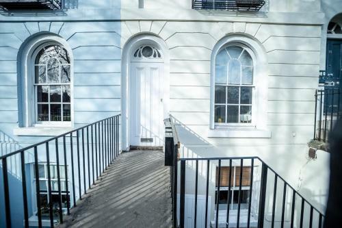 Apartamento Cosy, Central Flat For Up To 4 With Park View