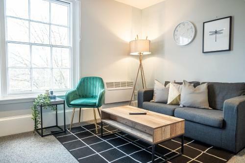 Apartamento Cosy, Central Flat For Up To 4 With Park View
