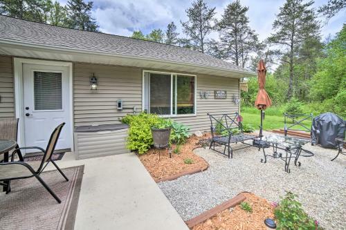 Stunning Wisconsin Home Less Than 4 Mi To High Falls!