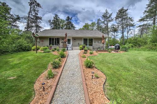 Stunning Wisconsin Home Less Than 4 Mi To High Falls!