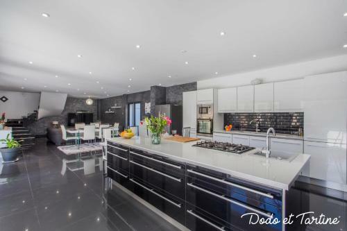 Stunning Villa 4 Bedroom With Pool - Dodo Et Tartine