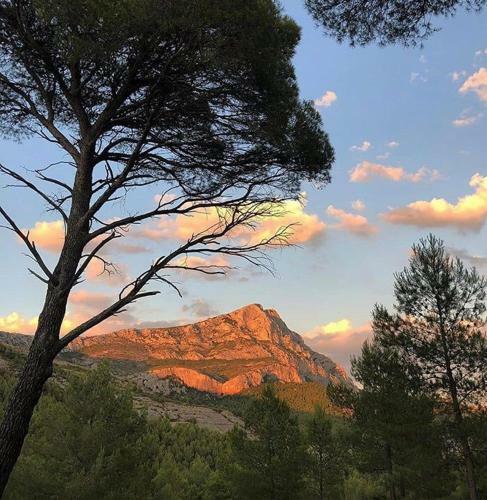 Hostal Cabanon Sainte Victoire