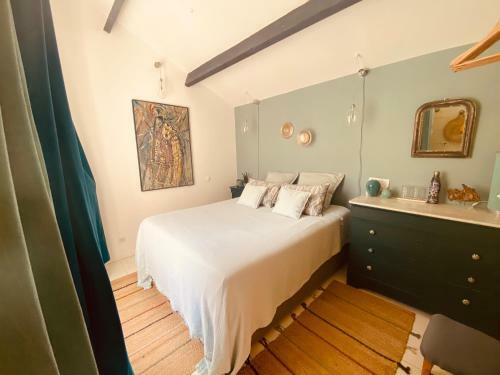 Hostal M&s - Bed And Breakfast