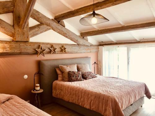 Hostal M&s - Bed And Breakfast