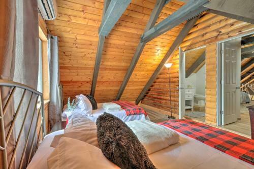 Sophies Getaway Updated Cabin About 1 Mi To Hiking!