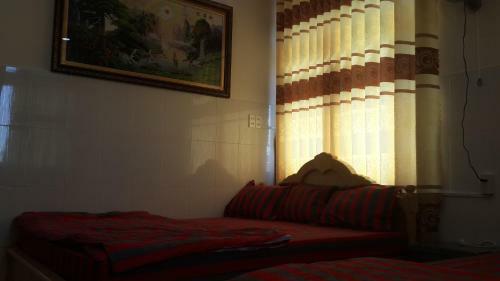 Hotel C? S? L?u Tr� Du L?ch Villa T?n Ph�t