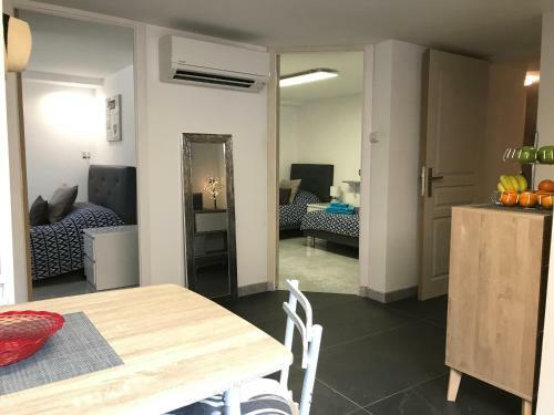 Albergue Debbie's Crew House