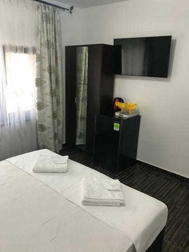 Hostal Vila Black&white